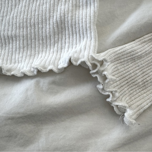 Off the Shoulder White Ruffled Crop Top - Picture 3 of 4